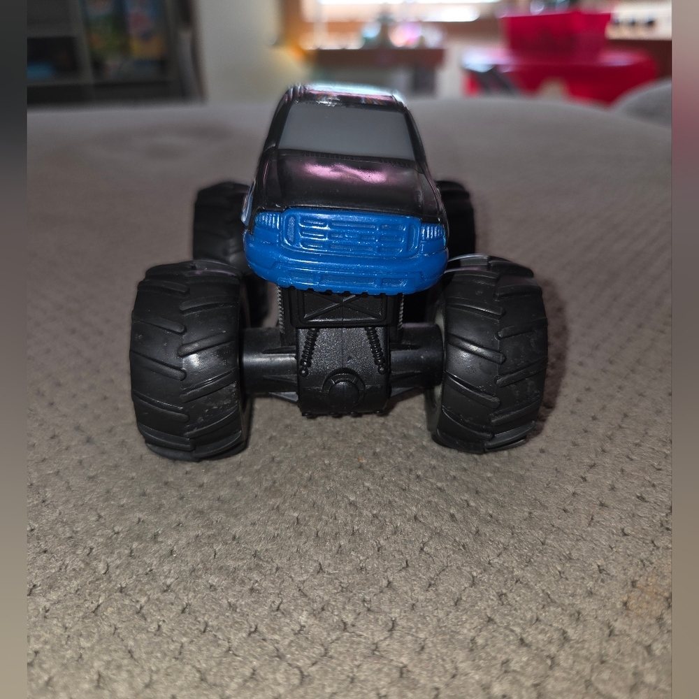 Vintage 2001 Mattel Hot Wheels Monster Jam Truck Friction Rev N Go HW Branded - Picture 5 of 12